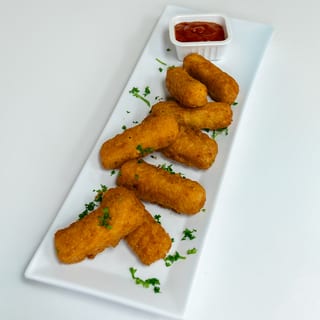 Mozzarella Sticks (8 pcs)