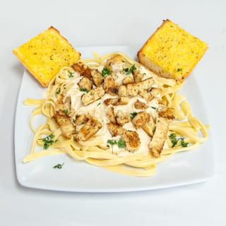 Fettuccine with Grilled Chicken & Alfredo Sauce